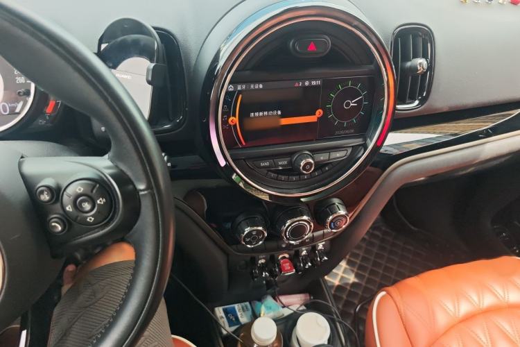 Used MINI Countryman 2018 1.5T COOPER Special Edition Audio And AC Panel
