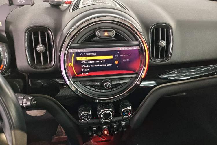 Used MINI Countryman 2018 1.5T COOPER Special Edition Audio And AC Panel