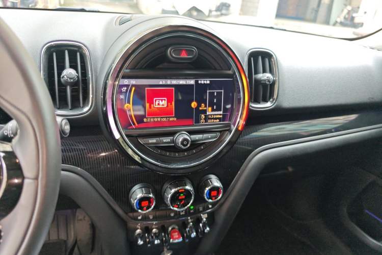 Used MINI Countryman 2018 2.0T COOPER S ALL4 Artist Audio And AC Panel