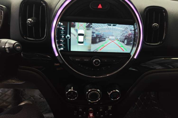 Used MINI Countryman 2018 1.5T COOPER ALL4 Classic Edition Audio And AC Panel