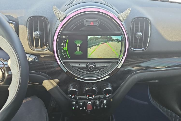 Used MINI Countryman 2018 1.5T COOPER ALL4 Artist Audio And AC Panel