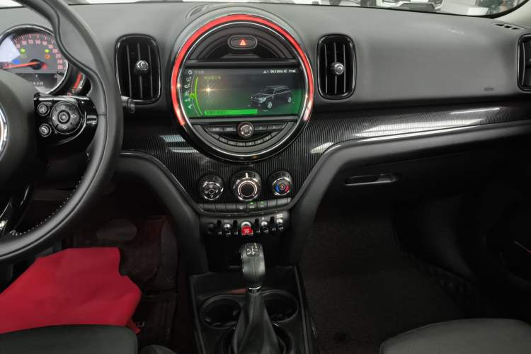 Used MINI Countryman 2018 1.5T COOPER ALL4 Artist Audio And AC Panel