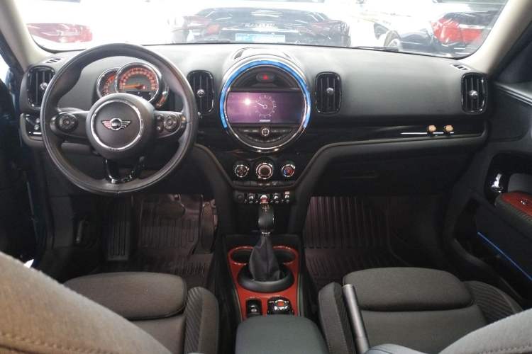 Used MINI Countryman 2018 1.5T COOPER ALL4 Classic Edition Center Console