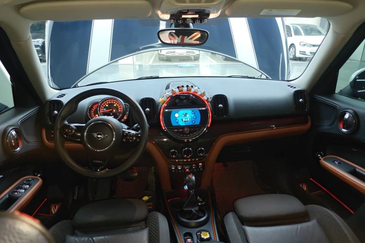 Used MINI Countryman 2018 1.5T COOPER Artist Center Console
