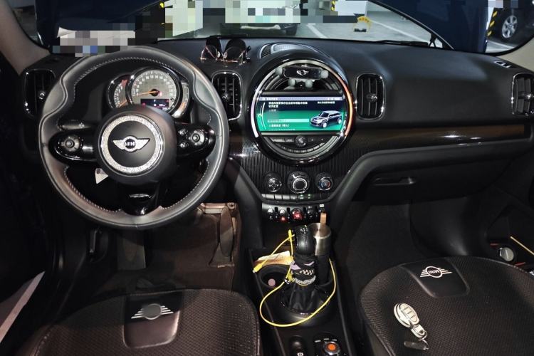 Used MINI Countryman 2018 1.5T COOPER ALL4 Artist Center Console