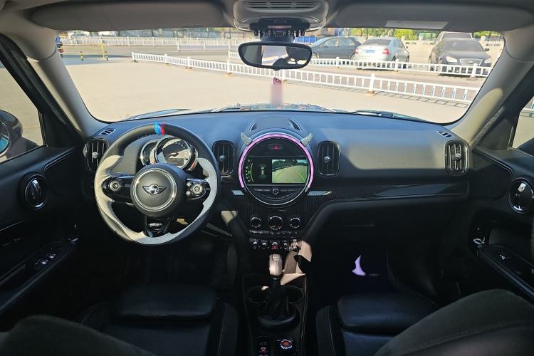 Used MINI Countryman 2018 1.5T COOPER ALL4 Artist Center Console