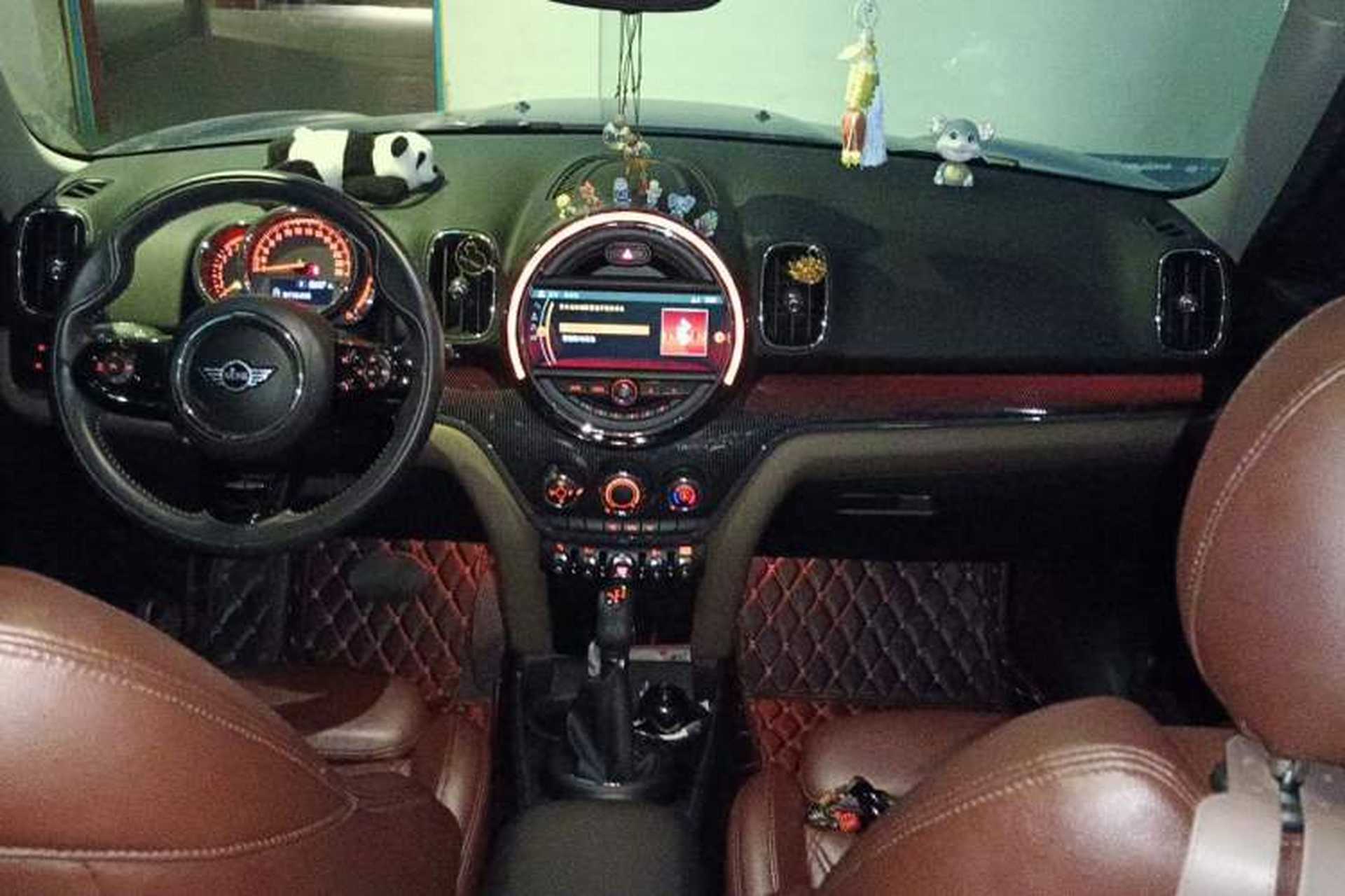 Used MINI Countryman 2018 1.5T COOPER Artist Center Console
