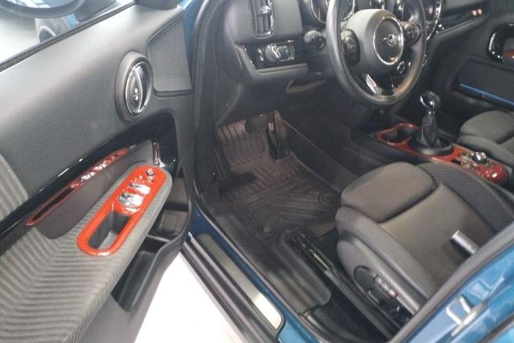 Used MINI Countryman 2018 1.5T COOPER ALL4 Classic Edition Driver Seat