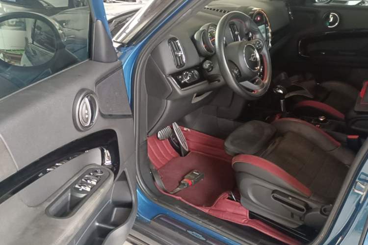 Used MINI Countryman 2018 2.0T COOPER S ALL4 Racing Driver Driver Seat