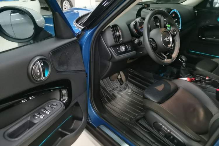 Used MINI Countryman 2018 1.5T COOPER ALL4 Artist Driver Seat