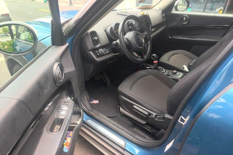 Used MINI Countryman 2018 1.5T COOPER Special Edition Driver Seat