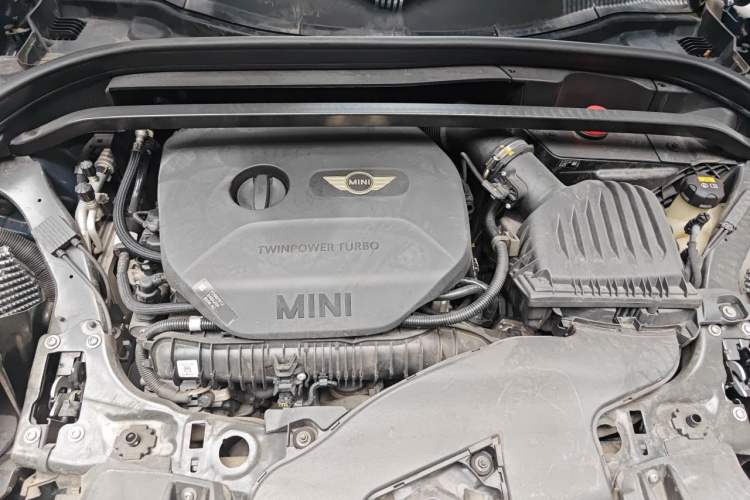 Used MINI Countryman 2018 2.0T COOPER S ALL4 Artist Engine Bay