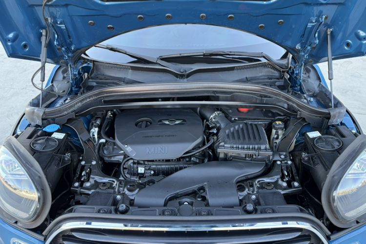 Used MINI Countryman 2018 1.5T COOPER ALL4 Racing Driver Engine Bay