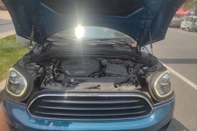 Used MINI Countryman 2018 1.5T COOPER Special Edition Engine Bay