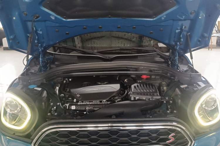 Used MINI Countryman 2018 2.0T COOPER S ALL4 Racing Driver Engine Bay