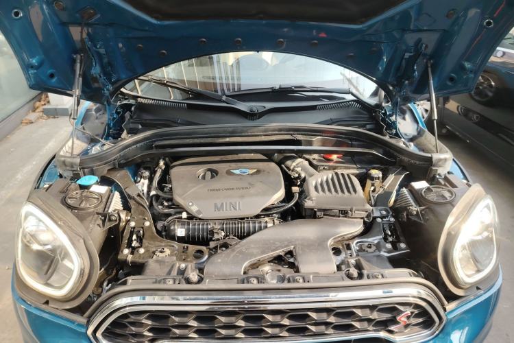 Used MINI Countryman 2018 2.0T COOPER S ALL4 Artist Engine Bay