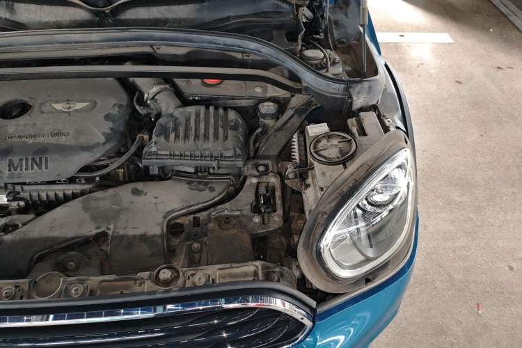 Used MINI Countryman 2018 1.5T COOPER Special Edition Engine Bay Left