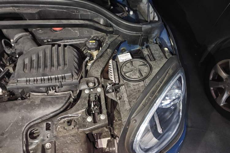 Used MINI Countryman 2018 1.5T COOPER ALL4 Artist Engine Bay Left