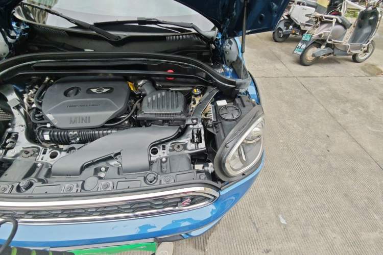 Used MINI Countryman 2018 2.0T COOPER S ALL4 Artist Engine Bay Left