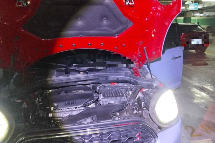 Used MINI Countryman 2018 2.0T COOPER S ALL4 Artist Engine Bay Left