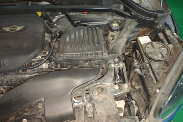 Used MINI Countryman 2018 1.5T COOPER ALL4 Classic Edition Engine Bay Left