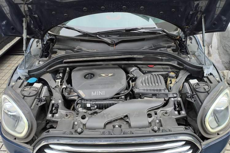 Used MINI Countryman 2018 1.5T COOPER ALL4 Artist Engine Bay