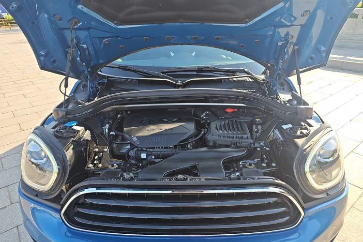 Used MINI Countryman 2018 1.5T COOPER ALL4 Artist Engine Bay