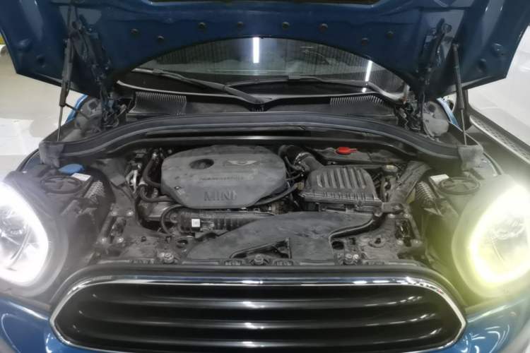 Used MINI Countryman 2018 1.5T COOPER ALL4 Artist Engine Bay