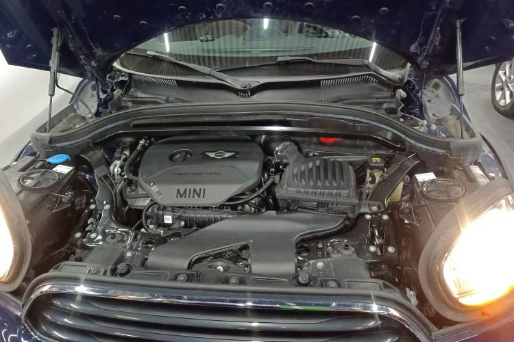 Used MINI Countryman 2018 1.5T COOPER Artist Engine Bay