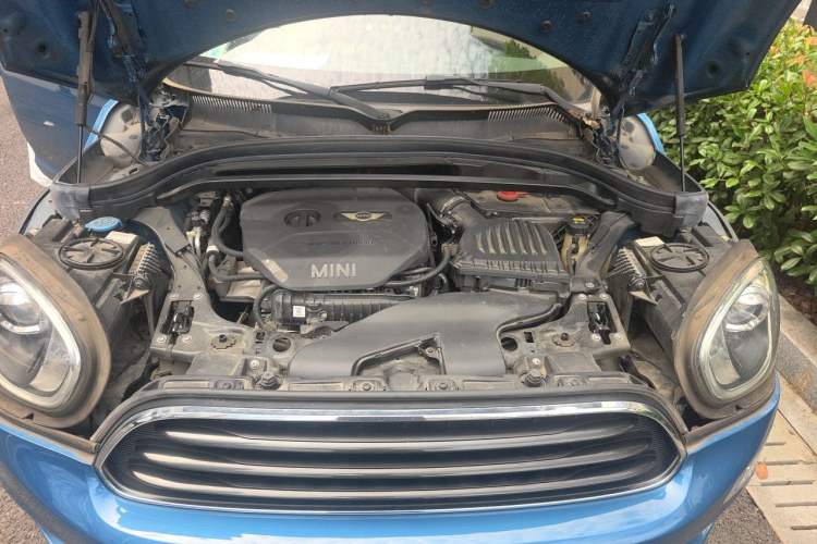 Used MINI Countryman 2018 1.5T COOPER Special Edition Engine Bay