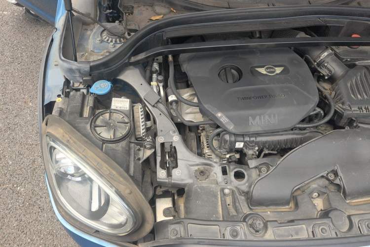 Used MINI Countryman 2018 1.5T COOPER Special Edition Engine Bay Right