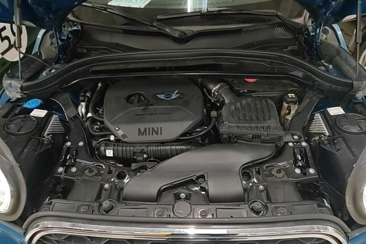 Used MINI Countryman 2018 2.0T COOPER S ALL4 Artist Engine Bay