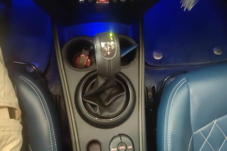 Used MINI Countryman 2018 1.5T COOPER Special Edition Gear Lever