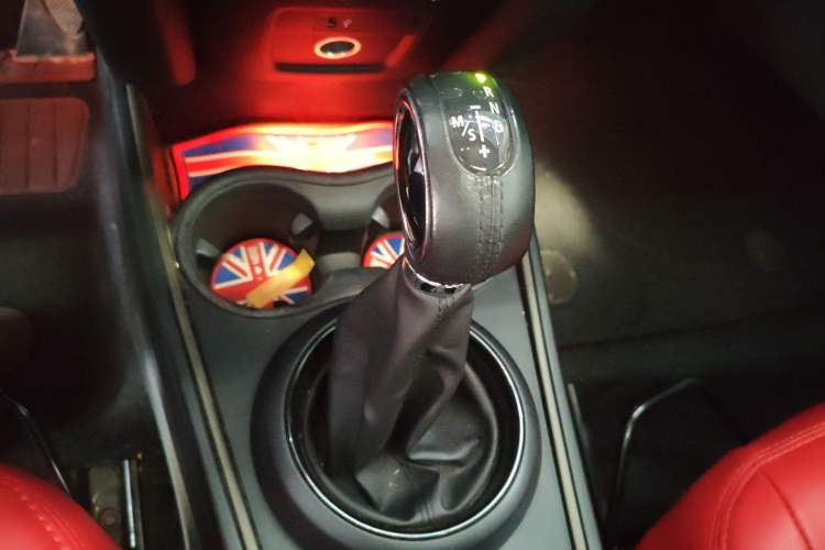 Used MINI Countryman 2018 1.5T COOPER Special Edition Gear Lever