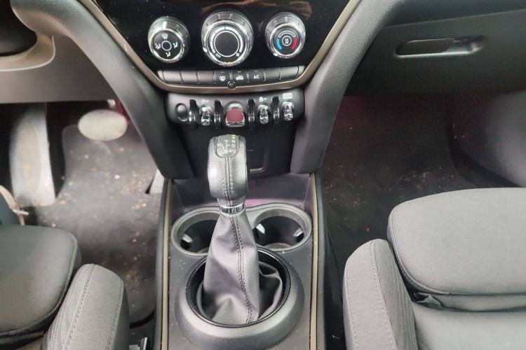 Used MINI Countryman 2018 1.5T COOPER ALL4 Classic Edition Gear Lever