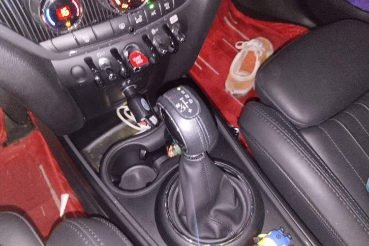 Used MINI Countryman 2018 2.0T COOPER S ALL4 Artist Gear Lever