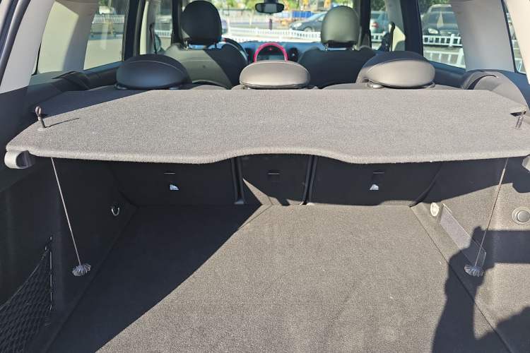 Used MINI Countryman 2018 1.5T COOPER ALL4 Artist Interior 2