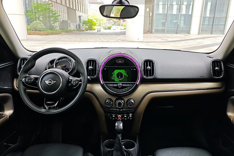 Used MINI Countryman 2018 1.5T COOPER ALL4 Artist Interior 2