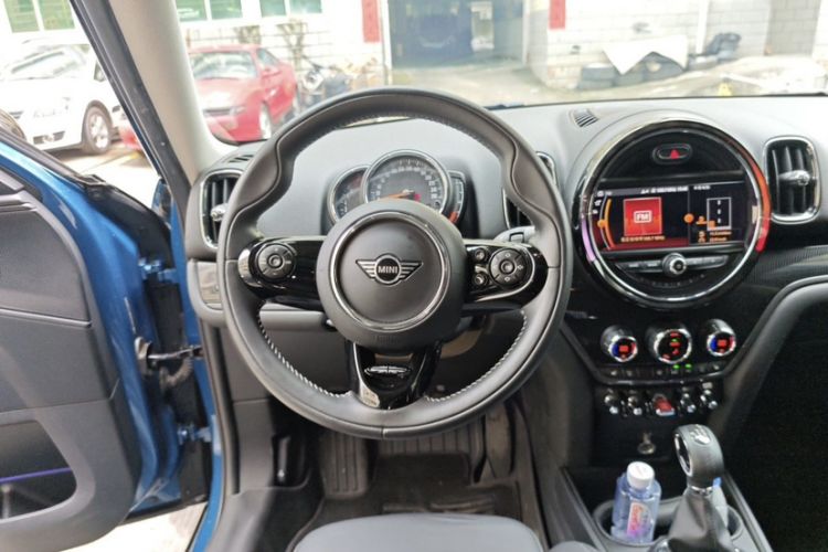 Used MINI Countryman 2018 2.0T COOPER S ALL4 Artist Interior 3