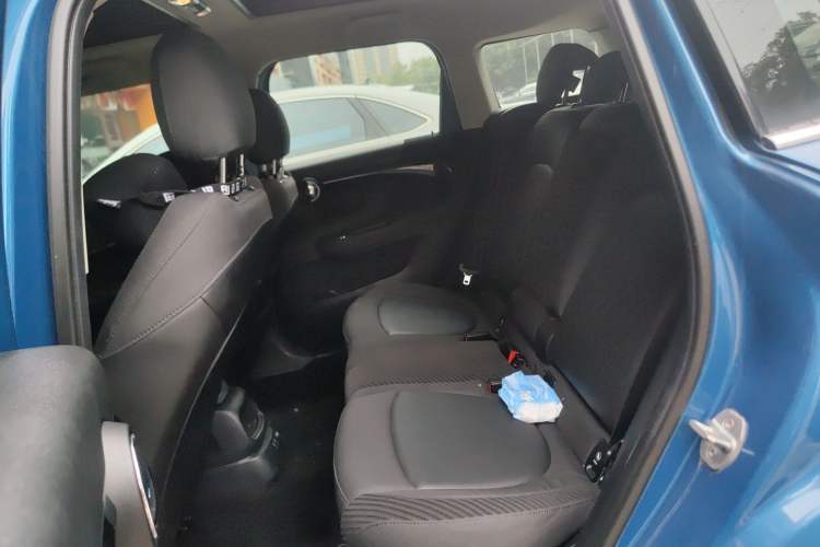 Used MINI Countryman 2018 1.5T COOPER ALL4 Classic Edition Interior 4