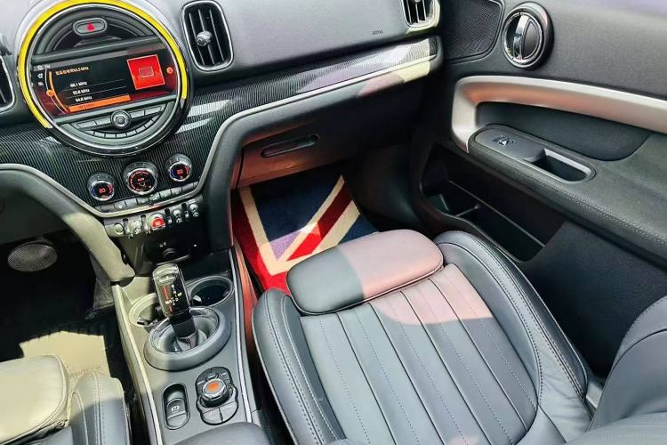 Used MINI Countryman 2018 2.0T COOPER S ALL4 Racing Driver Interior 6