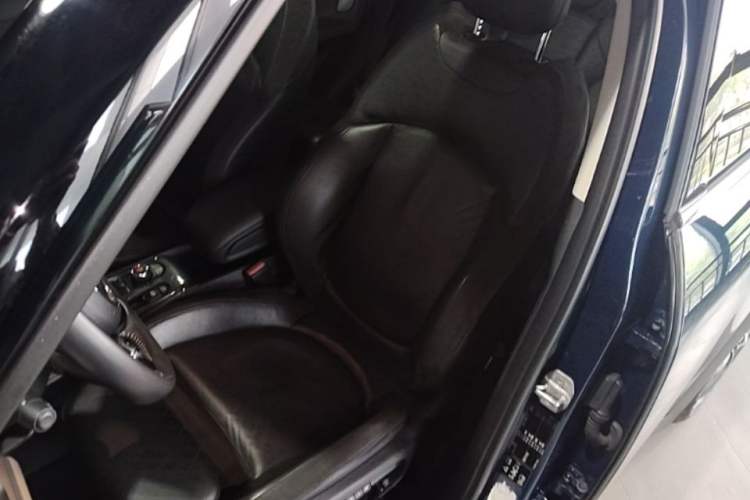 Used MINI Countryman 2018 1.5T COOPER ALL4 Artist Left Front Seat
