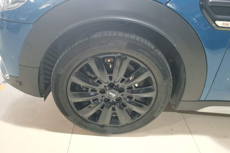 Used MINI Countryman 2018 1.5T COOPER Artist Left Front Wheel Hub