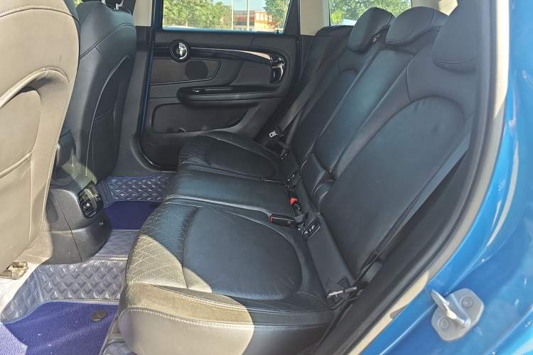 Used MINI Countryman 2018 1.5T COOPER ALL4 Artist Left Rear Seat