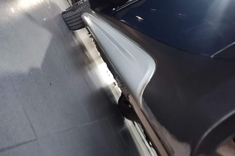 Used MINI Countryman 2018 1.5T COOPER ALL4 Artist Left Side Sill