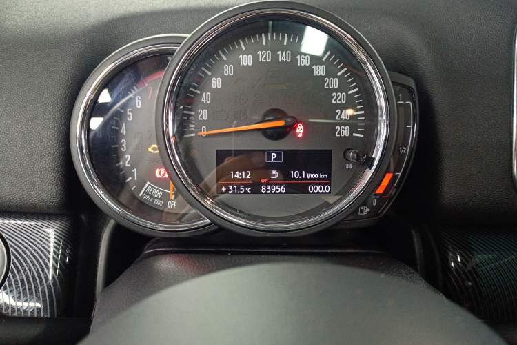 Used MINI Countryman 2018 2.0T COOPER S ALL4 Racing Driver Odometer Close Up