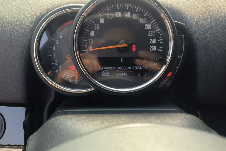 Used MINI Countryman 2018 1.5T COOPER Special Edition Odometer Close Up