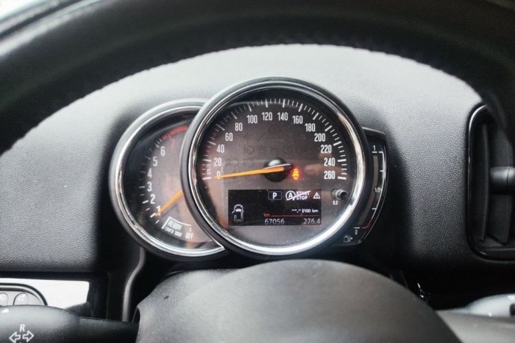 Used MINI Countryman 2018 1.5T COOPER ALL4 Classic Edition Odometer Close Up