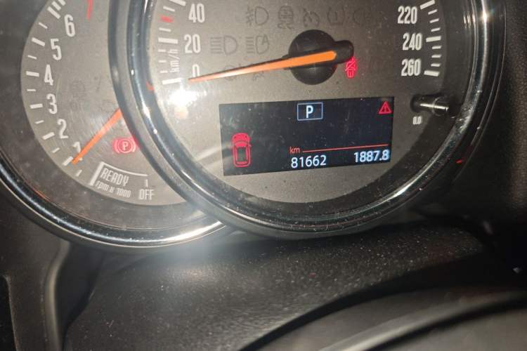 Used MINI Countryman 2018 1.5T COOPER ALL4 Classic Edition Odometer Close Up