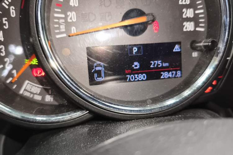 Used MINI Countryman 2018 2.0T COOPER S ALL4 Racing Driver Odometer Close Up